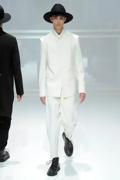 Look 44